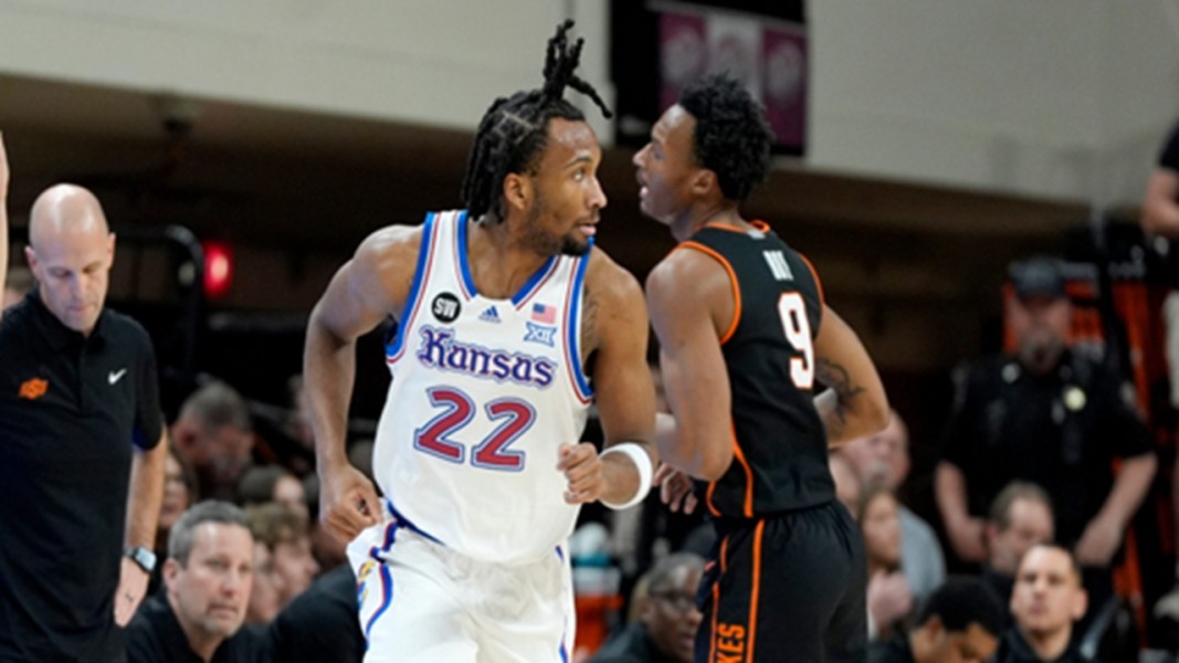 Darryn Peterson Terpaksa Tinggalkan Lapangan Saat Membantu Kemenangan Melawan Oklahoma State