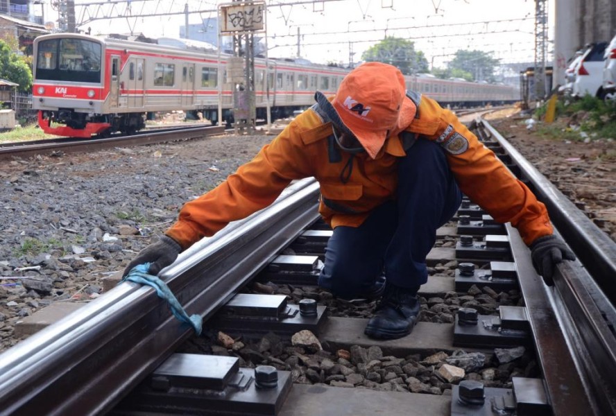 KAI Jakarta Perkuat Pengawasan Rel dengan Penambahan Petugas Lebaran