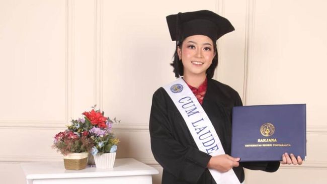 Aci Resti Sukses di Dunia Hiburan, Tak Lupakan Pendidikan - Lulus Cum Laude dan Jadi Brand Ambassador Pejuang Sarjana