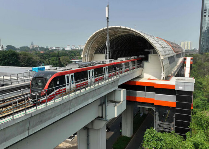 KAI Rayakan Hari Kartini di LRT Jabodebek: Angkat Semangat Perempuan dalam Transportasi Publik dengan Nuansa Kebaya dan Layanan Khusus