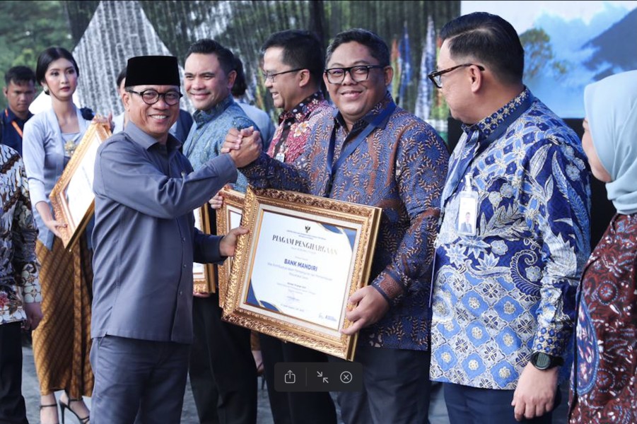 Konsisten Akselerasi Ekonomi Masyarakat Desa, Bank Mandiri Terima Piagam Penghargaan dari Menteri PDT