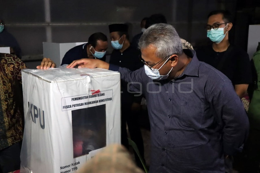 *KPU Sulawesi Selatan Siap Sediakan Logistik untuk PSU, Menunggu Putusan MK