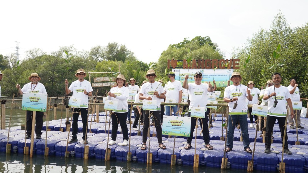 PLN Electricity Services Dukung Penuh Aksi Penanaman 5.000 Mangrove di Hutan Lindung Angke Kapuk