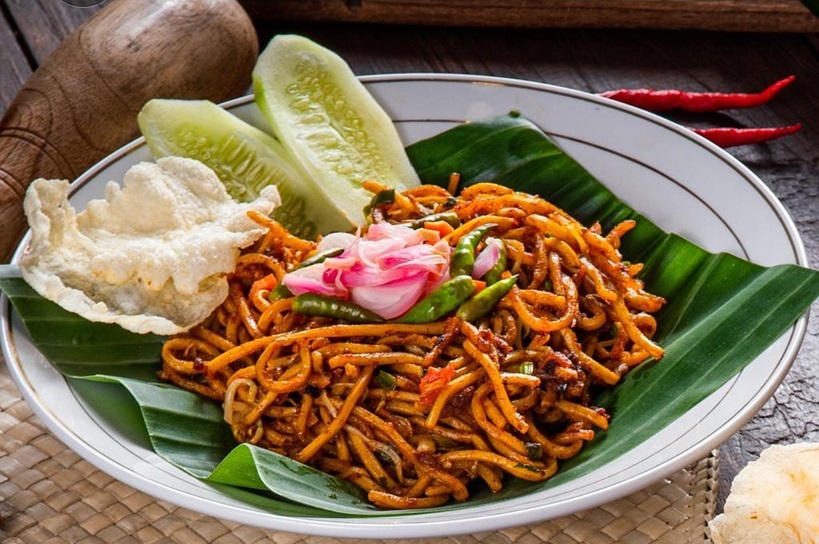 Menikmati Kuliner Otentik Mie Aceh di Danau Aneuk Laot