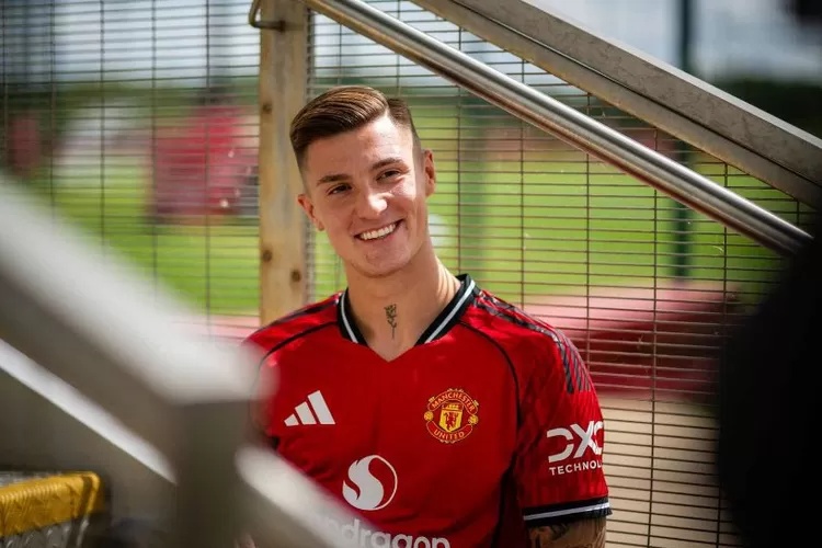Benjamin Sesko, Striker Muda Manchester United yang Butuh Waktu Bersinar