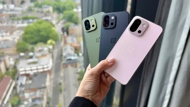 OnePlus 13s Dapat Pembaruan OxygenOS Terbaru 2025