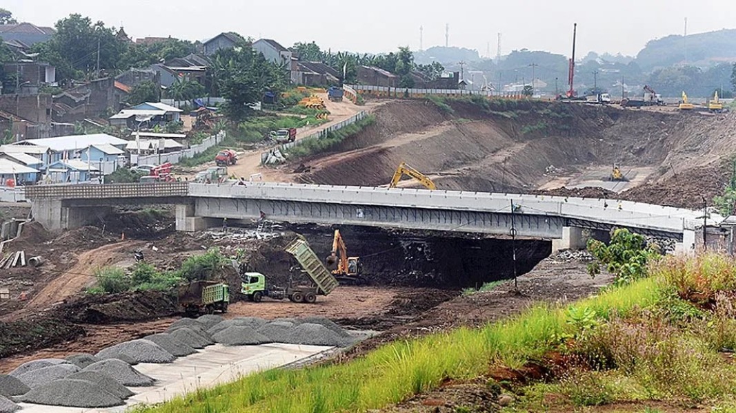 Lintasan Jalan Tol Batang Semarang 75 KM Percepat Arus Logistik Pulau Jawa
