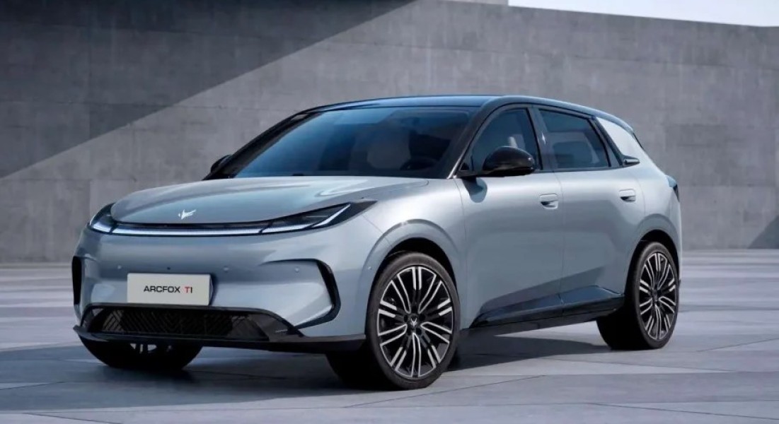 BAIC Siapkan Arcfox T1, Mobil Listrik Premium untuk Pasar Indonesia