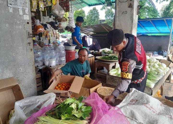 Polres Ciamis Terjunkan Personel Pantau Stok Sembako Demi Jaga Stabilitas Pangan