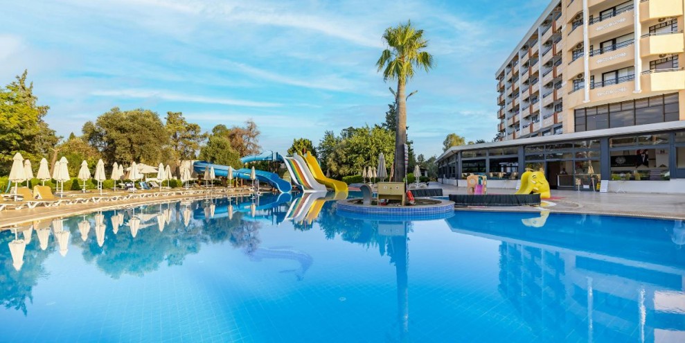 15 Rekomendasi Hotel di Puncak, Mulai dari 500 Ribuan Per Kamar!