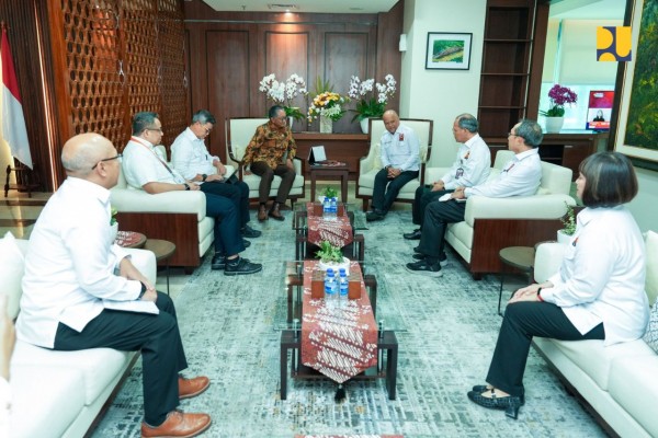 Kementerian Pekerjaan Umum Dorong Reindustrialisasi dan Perkuat Infrastruktur untuk Ekonomi Nasional melalui Kolaborasi dengan PII