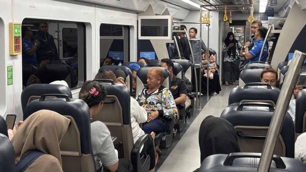 Kereta Api Diminati Warga Sumut