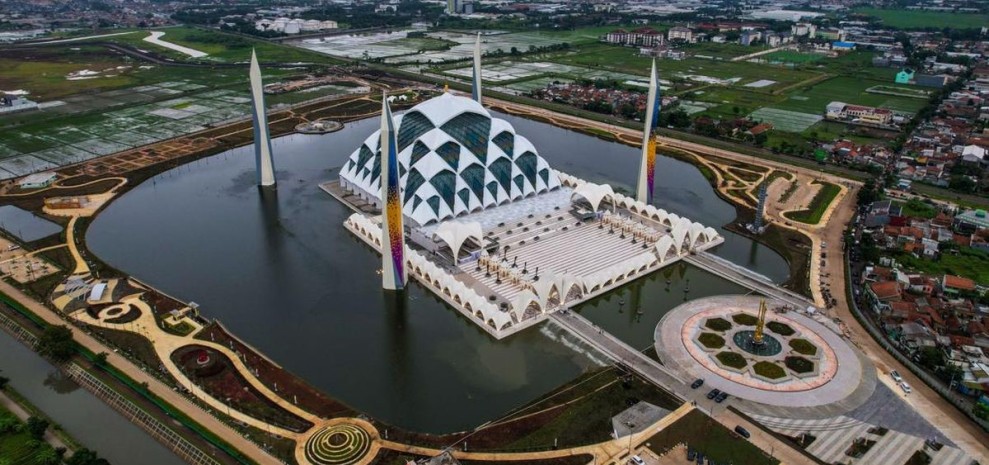 Museum Galeri Rasulullah di Masjid Raya Al-Jabbar: Wisata Religi Edukatif di Bandung