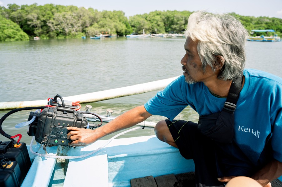 Pertamina International Shipping Dorong Nelayan Bali Gunakan Energi Listrik Bersih