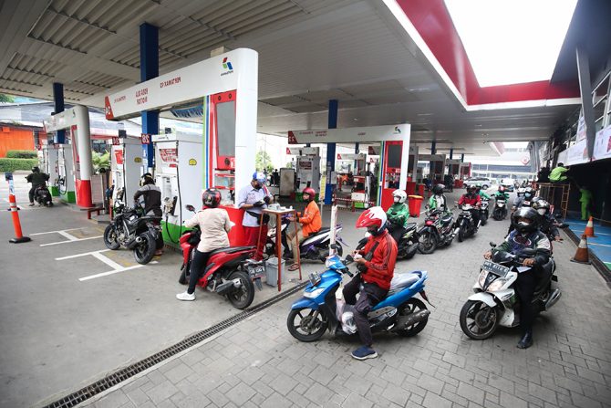 Kelangkaan SPBU Swasta Picu Kepadatan dan Antrean Panjang di Jakarta