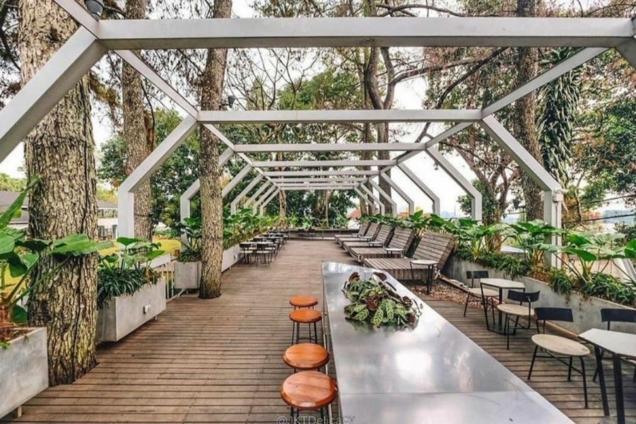 Daftar 5 Tempat Makan Bandung Terbaik Untuk Halal Bihalal Keluarga Besar