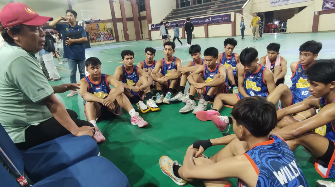 Basket Jadi Simbol Kolaborasi, Kajari Mojokerto Beri Motivasi Tim Porprov