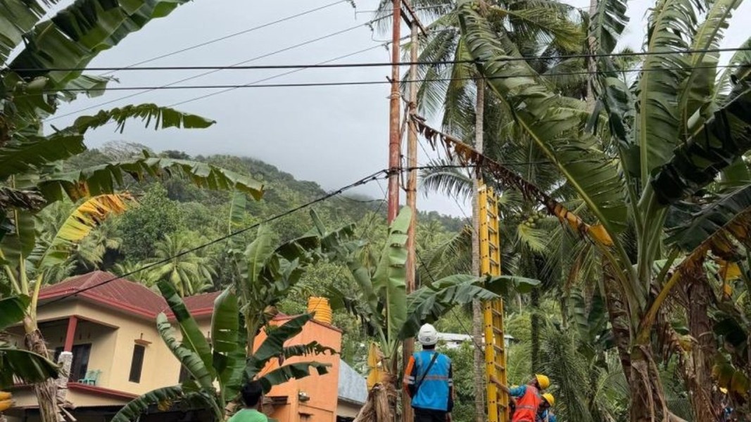 PLN Percepat Pemulihan Listrik Pascabencana Banjir Longsor di Purbalingga Jawa Tengah Wilayah