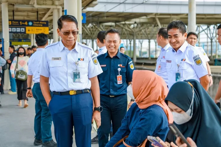 Dirut KAI Tinjau Layanan Disabilitas di Stasiun Manggarai: Langkah Inklusif Transportasi Publik