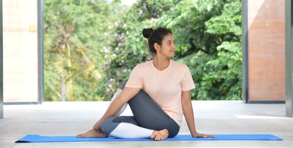 Lima Gerakan Yoga Efektif Redakan Asam Lambung