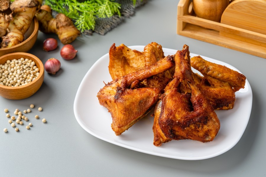 10 Rekomendasi Kuliner Ayam Goreng Paling Gurih di Surabaya yang Wajib di Coba