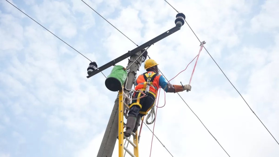 PLN Percepat Pemulihan Listrik Pasca Banjir dan Longsor di Purbalingga Jawa Tengah