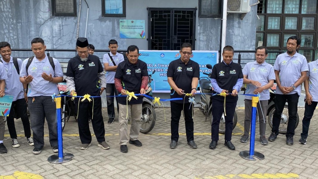 PLN Hadirkan Bengkel Konversi Motor Listrik di Makassar
