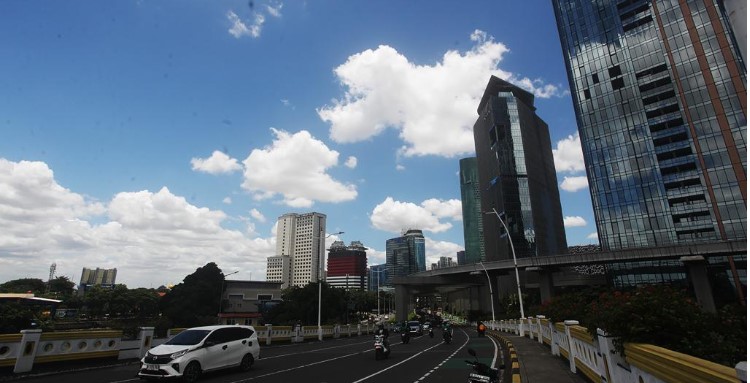 BMKG Prediksi Jakarta Berawan dengan Hujan Ringan Sore Hari