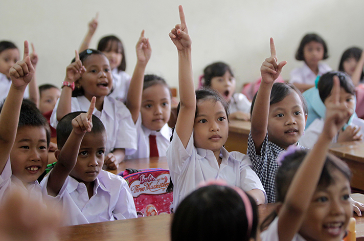 Pendidikan sebagai Pilar Kemajuan Bangsa Pendidikan sebagai Pilar Kemajuan Bangsa