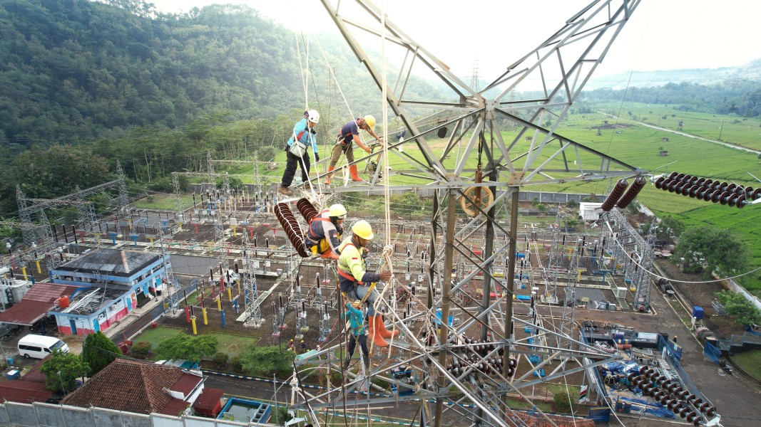 Stabilitas listrik Hari Pancasila ditingkatkan oleh PLN Pusmanpro lewat proyek strategis uprating Bay
