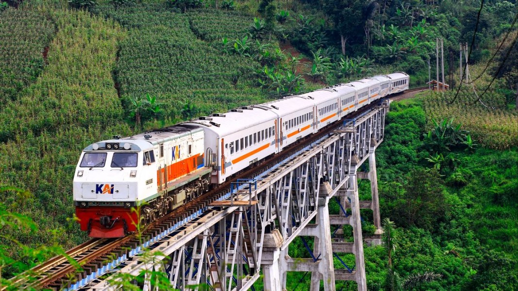 Perjalanan Jauh, Tanpa Khawatir Dompet: 7 Kereta Api Termurah di Indonesia