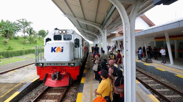 Lonjakan Permintaan Tiket Kereta Api Lebaran 2025: Banyuwangi Jadi Tujuan Favorit