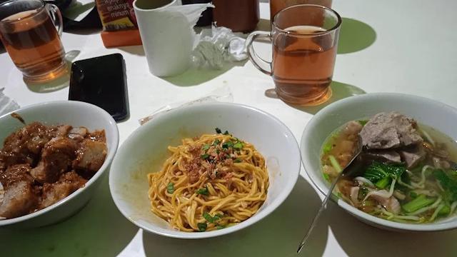 8 Rekomendasi Tempat Makan Enak Dekat Terminal Leuwipanjang Bandung Murah