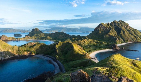 Labuan Bajo, Surga Alam dan Budaya yang Memikat Hati