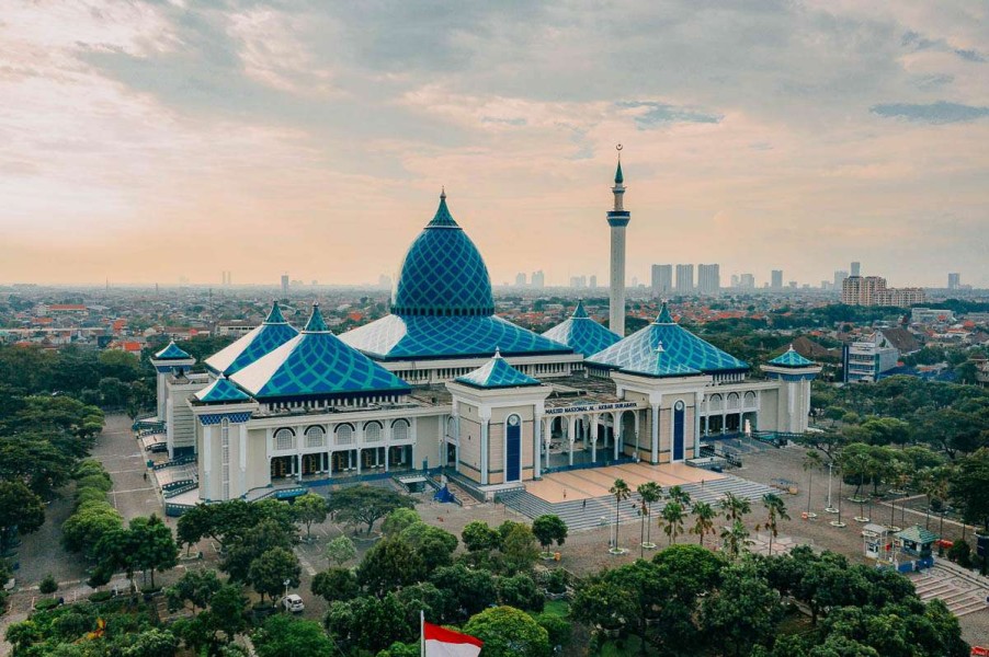 Wisata Religi Ramadan di Surabaya: Jelajahi 3 Masjid Besar dan Rasakan Kedamaian