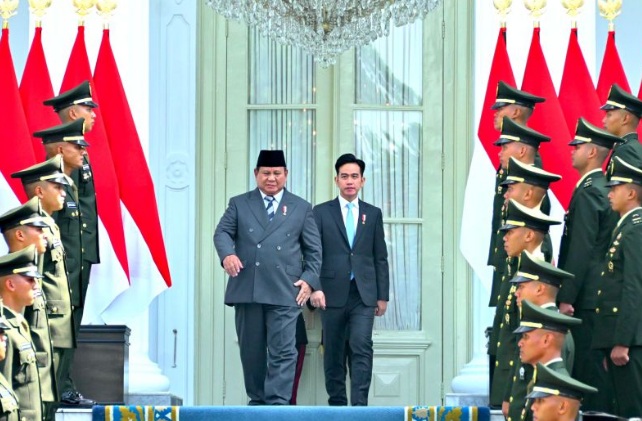 Gibran Bersama Prabowo Anugerahi Penghargaan TNI Berprestasi