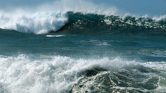 BMKG: Waspadai Gelombang Tinggi di Laut Sulut