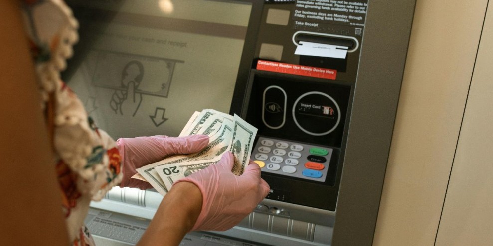 Limit Tarik Tunai BCA per Hari Terbaru sesuai Jenis Kartu Debit