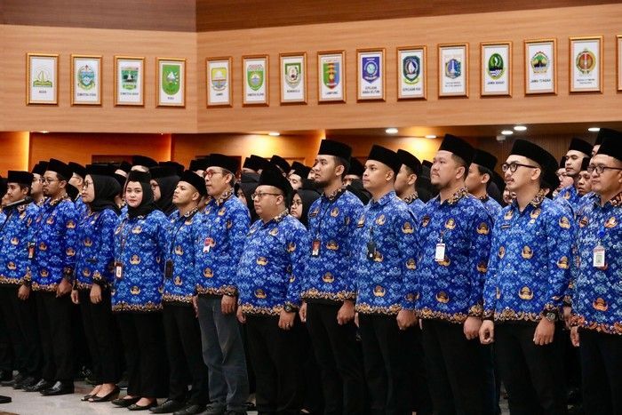 Sekjen Kemendagri Tekankan Integritas saat Lantik 1.303 Pegawai Baru