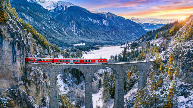 Landwasser World Destinasi Wisata Baru di Swiss yang Menawarkan Sensasi Alam dan Tantangan