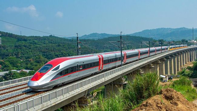 KAI Pastikan Operasional Kereta Cepat Whoosh Kini Dikelola Mayoritas SDM Indonesia