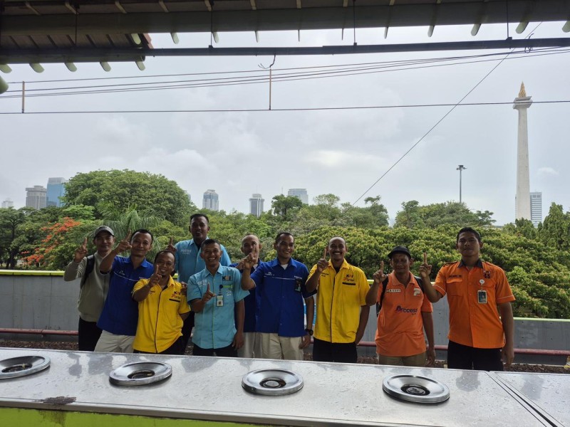 KAI Wisata Siap Ramaikan 14 Titik Stasiun dengan Bagikan Merchandise Kepada Pelanggan e-Porter Selama Masa Nataru Seru 2025/2026