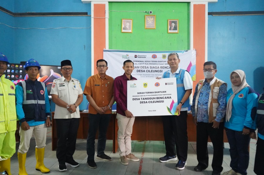 PLN Pusertif Salurkan Bantuan Program Desa Siaga Bencana sebagai Wujud Komitmen TJSL di Momentum Natal dan Tahun Baru