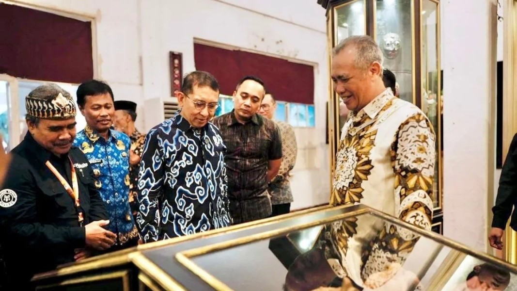 Menteri Kebudayaan Ingin Topeng Cirebon Lebih Dikenal Wisatawan dan Anak Muda