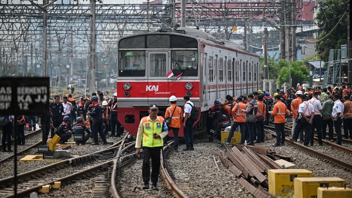 KAI Commuter Pastikan Perbaikan Jalur KRL Lancar