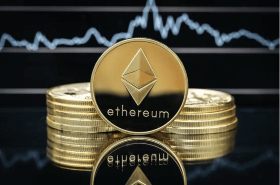Crypto Bergejolak: SEC Longgar, ETF Ethereum Rugi, Trump Bergerak
