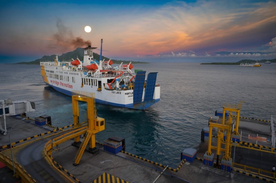ASDP Wajibkan Semua Penumpang Ferry Memesan Tiket Sebelum Keberangkatan ASDP Wajibkan Semua Penumpang Ferry Memesan Tiket Sebelum Keberangkatan