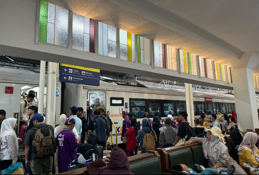 Lonjakan Penumpang KAI Daop 6 Yogyakarta Hari Ketiga Nataru
