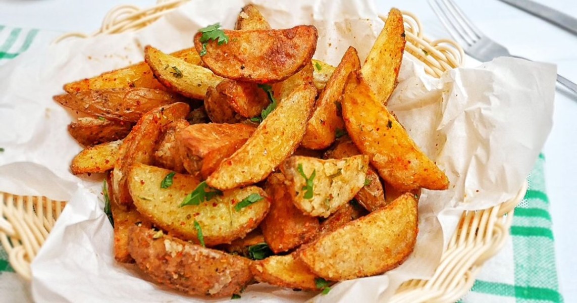 Resep Crispy Potato Wedges Ala Cafe, Camilan Renyah Tanpa Digoreng