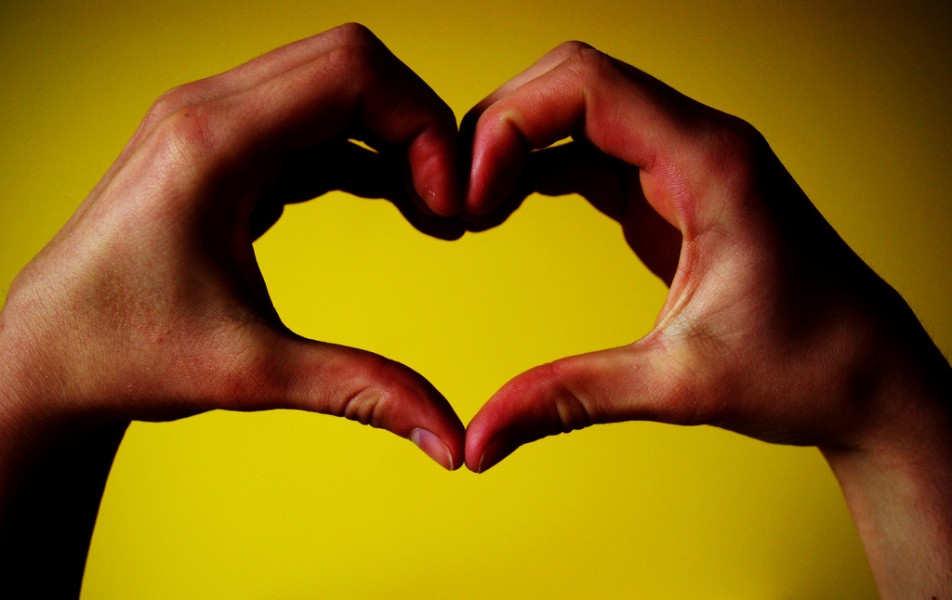 Beragam Balasan I Love You yang Romantis dan Berkesan
